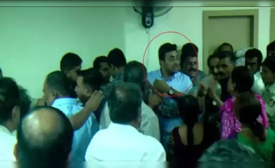 Bengaluru: BJP’s Tejasvi Surya heckled, forced to leave campaign by Raghavendra Bank scam victims