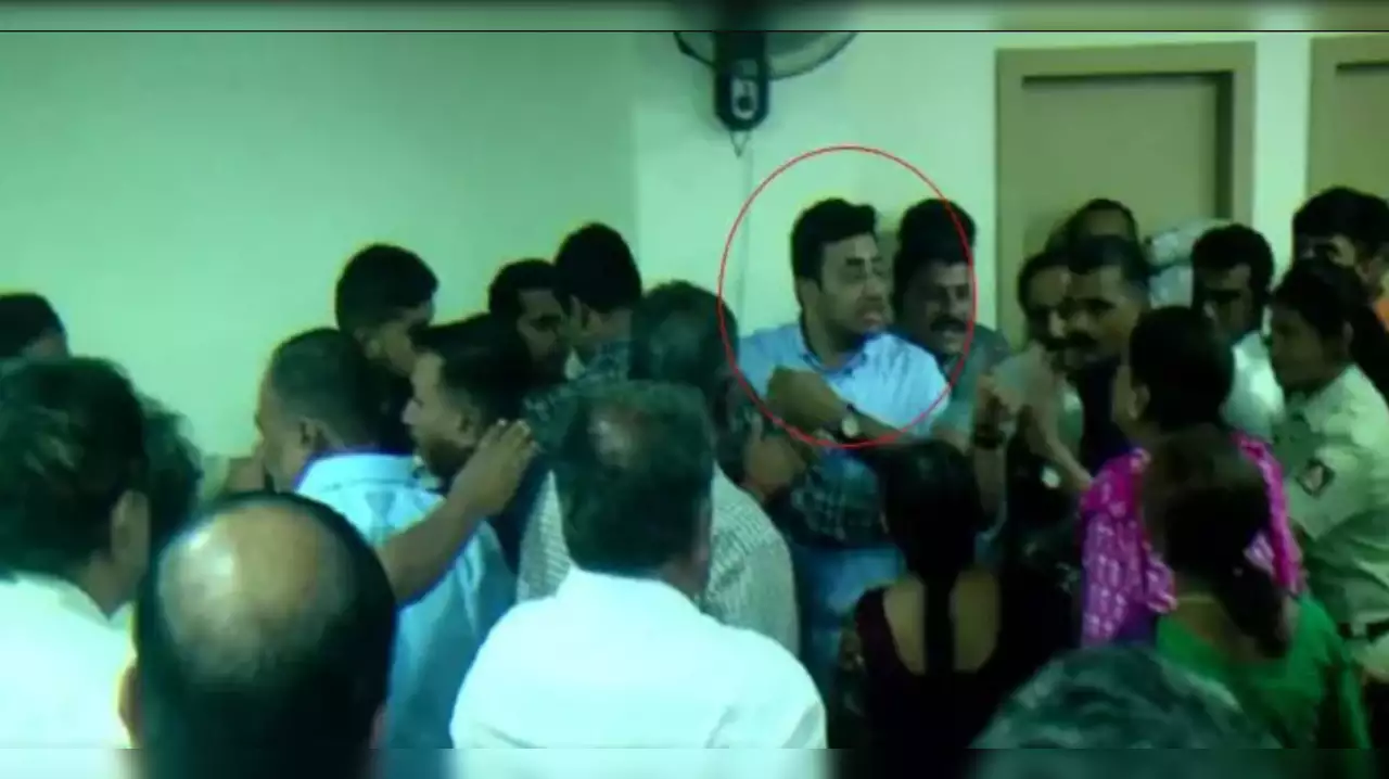 Bengaluru: BJP’s Tejasvi Surya heckled, forced to leave campaign by Raghavendra Bank scam victims