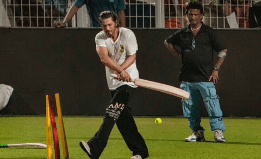 Shah Rukh Khan flaunts his batting skills; AbRam wows with yorker to Rinku Singh during KKR’s practice ahead of DC clash