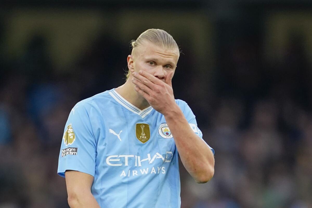 Erling Haaland left out of Man City starting lineup against Aston Villa