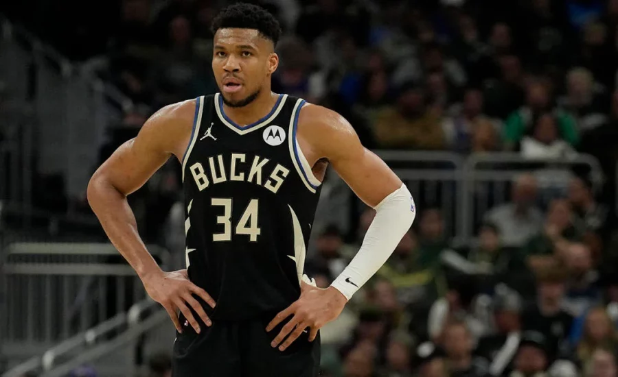 Latest Giannis Antetokounmpo update puts early Bucks playoff exit in play