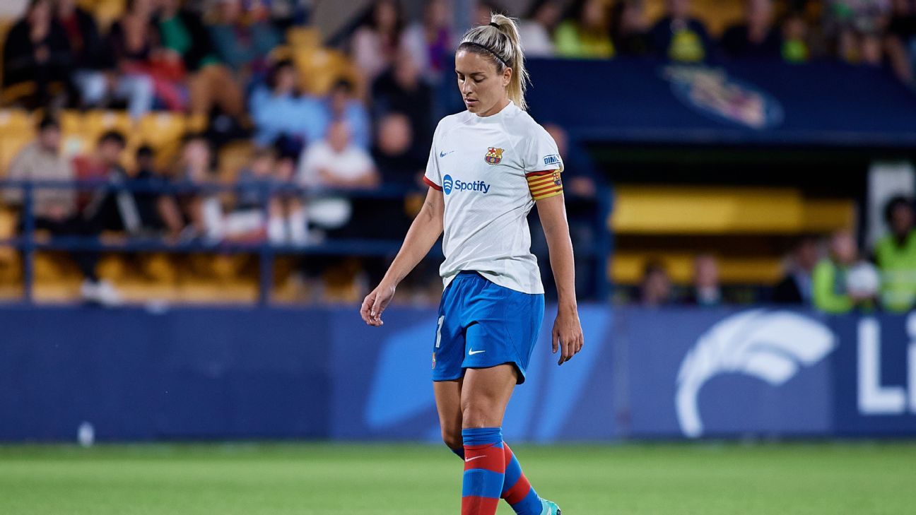 Alexia Putellas signs new 2-year deal with Barcelona