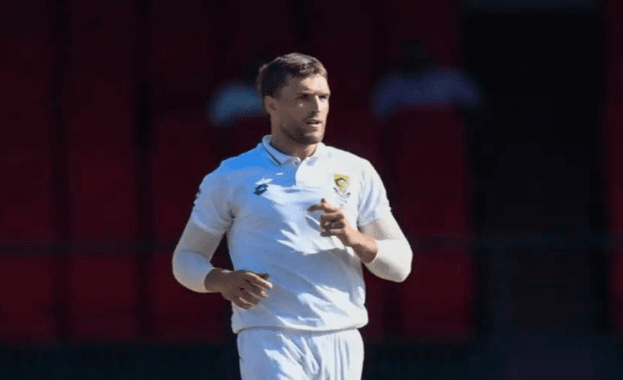 Shamar Joseph and Wiaan Mulder grab headlines on 17-wicket opening day