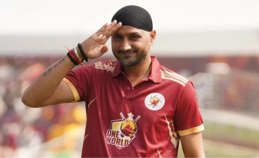 “Get the F…. out of here”: Harbhajan Singh teaches Pakistan journalist a lesson for life